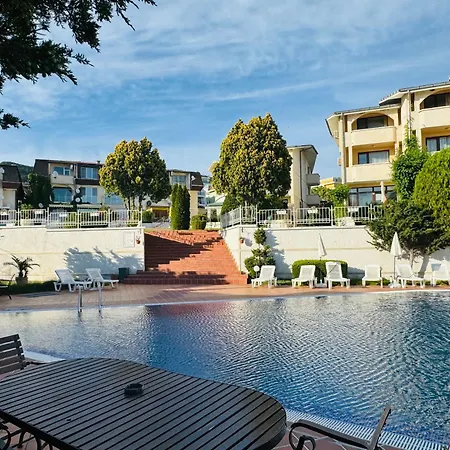 Sun Palace 4 Apartment *